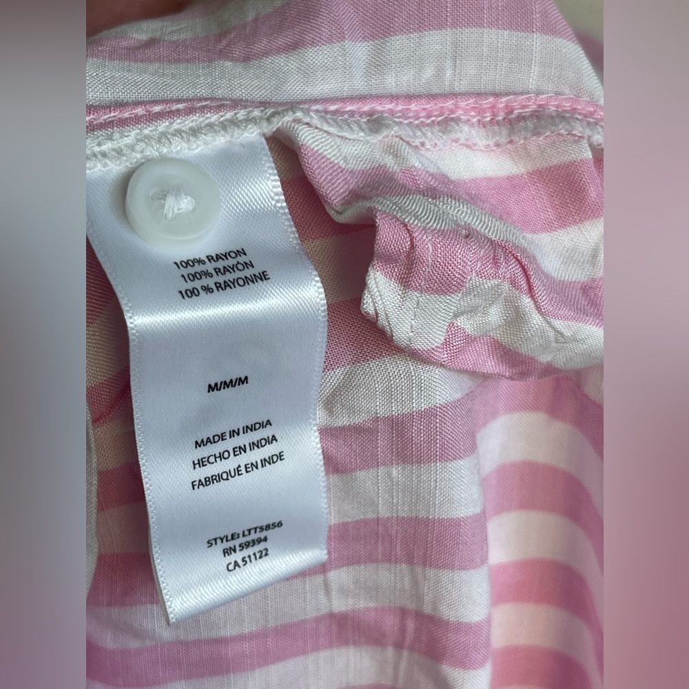 beachlunchlounge Maelyn Stripe Button-Up Shirt in Bubble Bath Size M - Picture 5 of 5